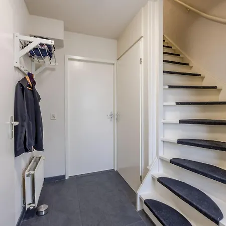 Holiday home Vakantiewoning Maas En Waal 90